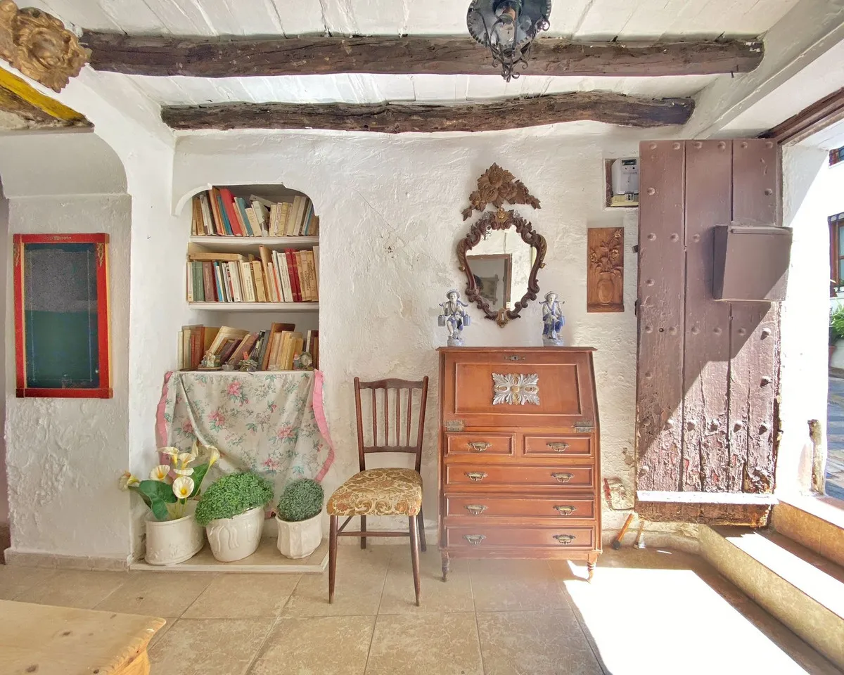 e826c5cd-342c-4703-924b-4f8c3f52a16c