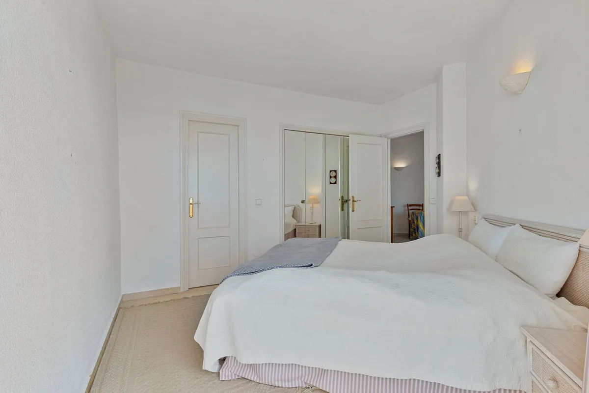 4d312876-94e2-4586-973a-10633b5c7d8c