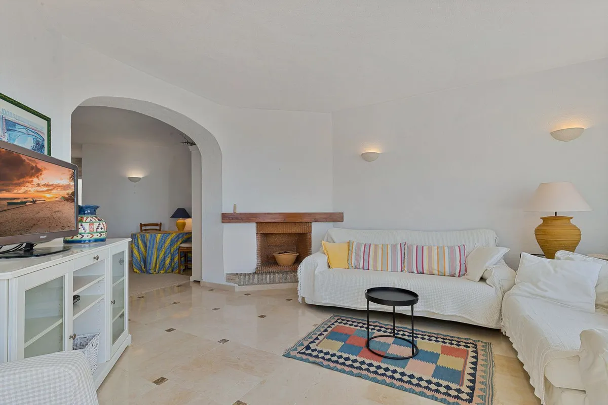 c0c4e068-1b4a-4345-b2f2-626b27f10883