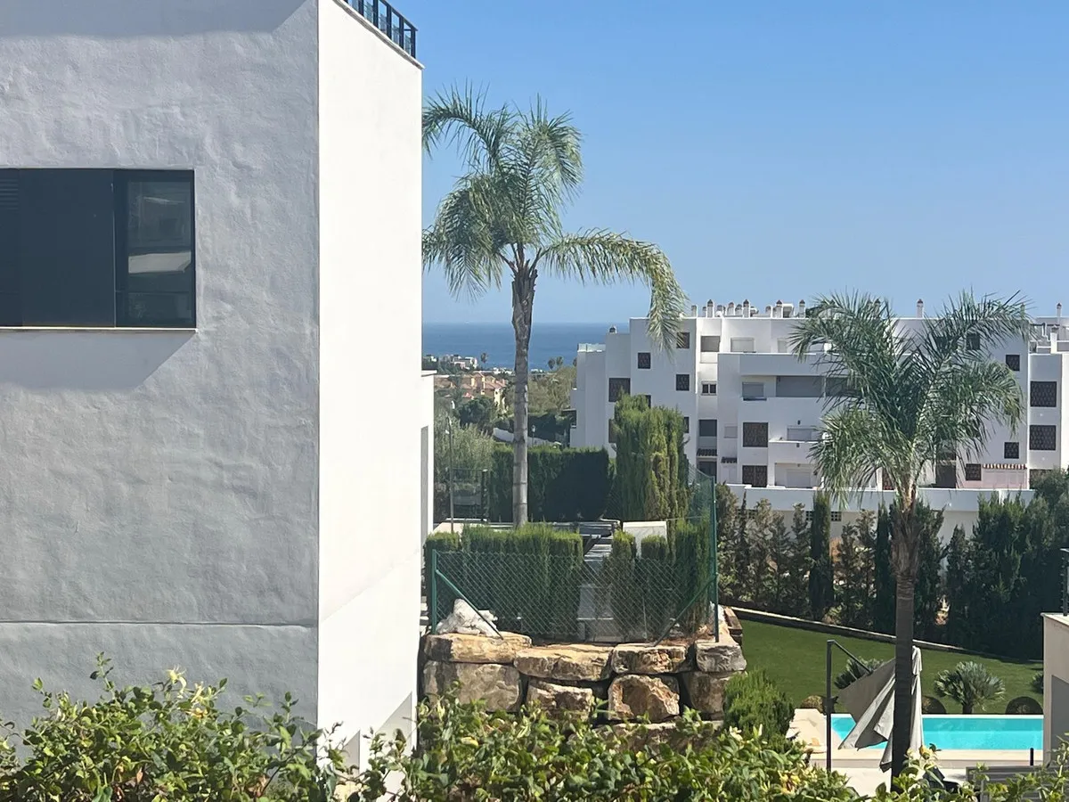 0c1996fc-8dfd-4ad4-acd6-477456e4134f