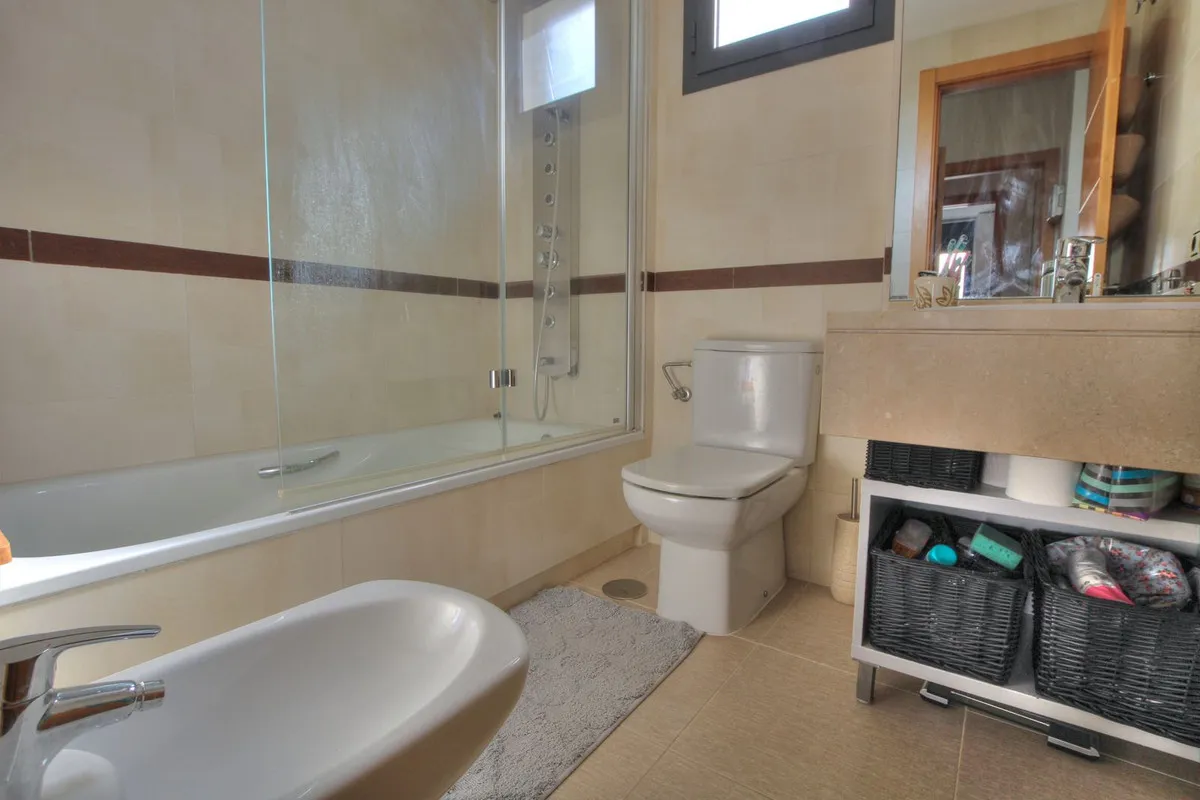 90db5f37-2678-444b-bbc7-f4ff01d27c82