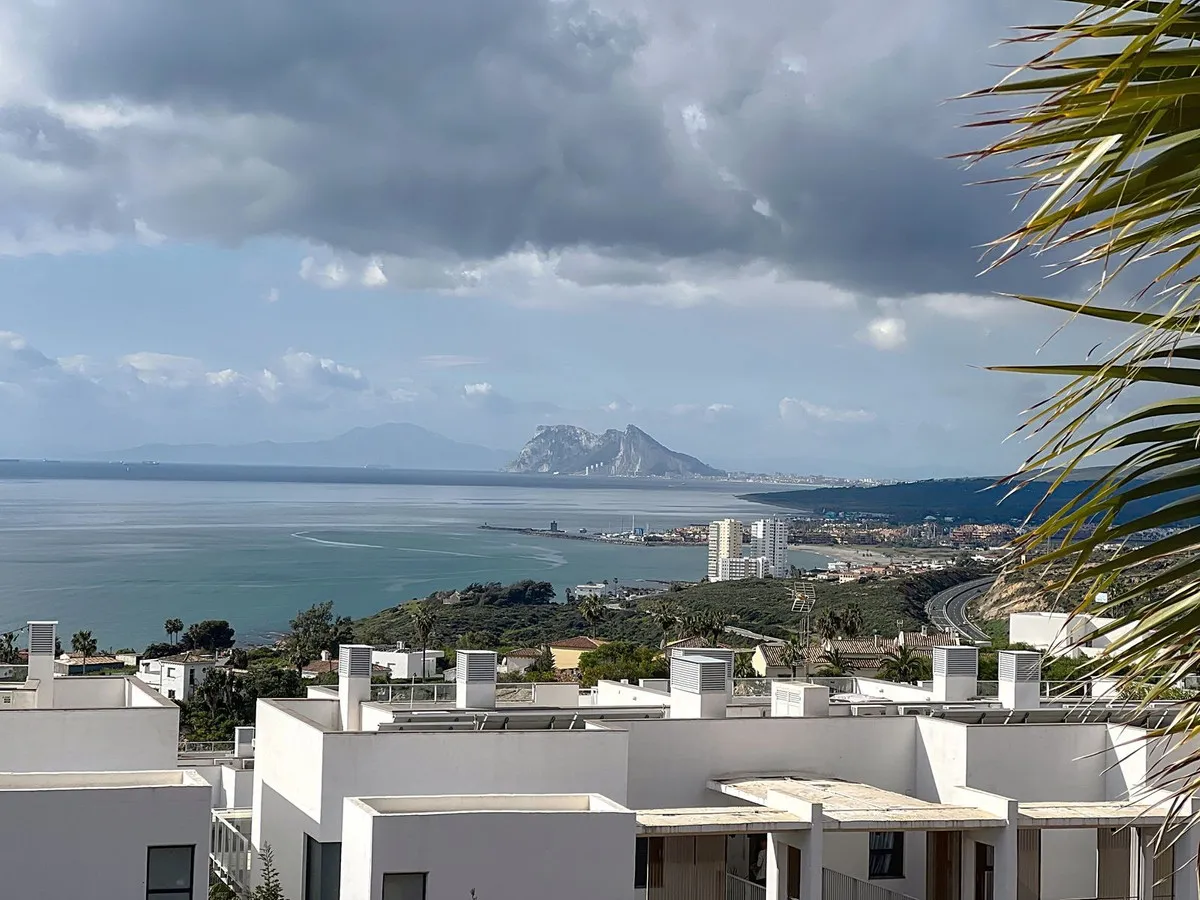 879f36f9-07cb-4f7a-abdf-18aeaf1e2faa