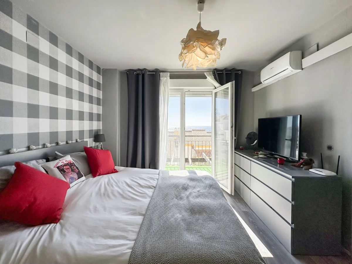 06c2e7ec-db75-4b4b-8903-1ad88bb5e395