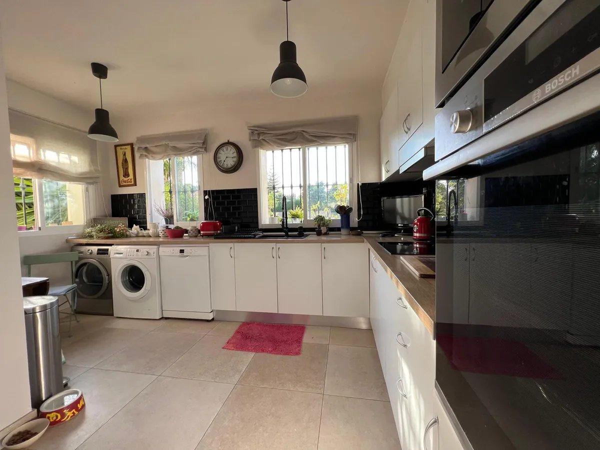 0a30b161-e3ca-4810-898a-52d4955c5cd2