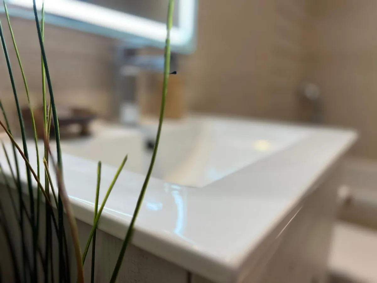 e7c24827-420a-4ec7-92a0-8cef0f10ed2a