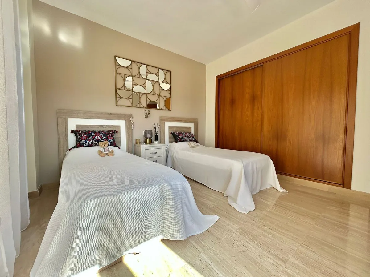 e237fc8d-6e6c-44d4-aa66-12811af7bb18