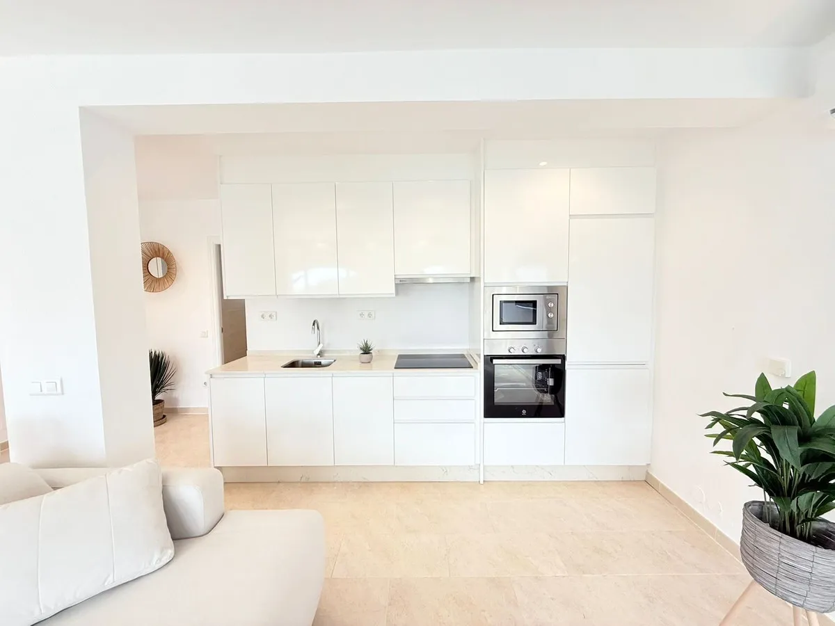 28c680d9-e9d3-4ac9-8e41-532b5fcabe48