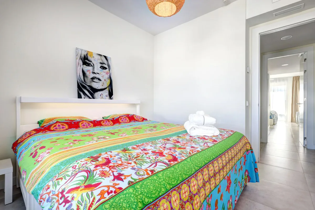 f137f049-b55e-469b-8d66-eb4a61e12163