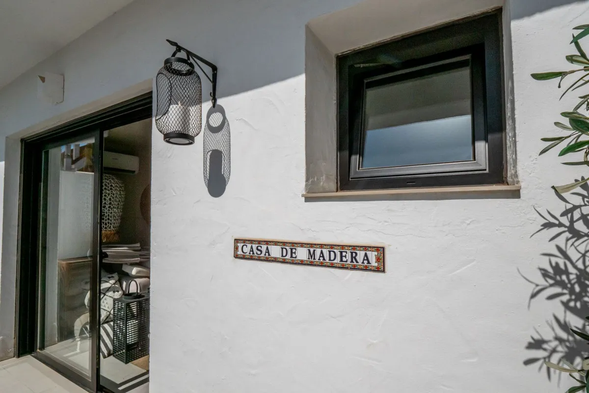 904be479-0f82-4728-9170-d36c164d5d28