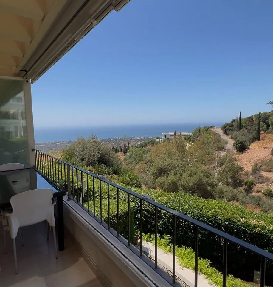 e2d50ca4-b234-4876-9869-f368a340fd11