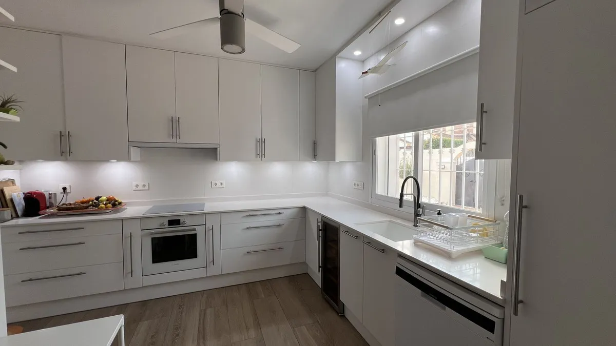 0305898a-02c5-48ad-9dfb-076bad64a4e7