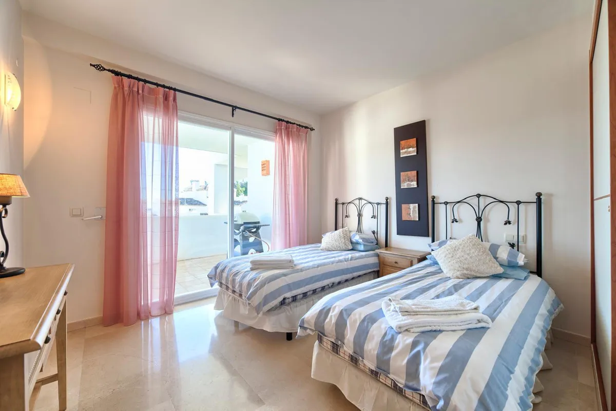 74dc8434-0b73-408b-b936-b451c03eb548