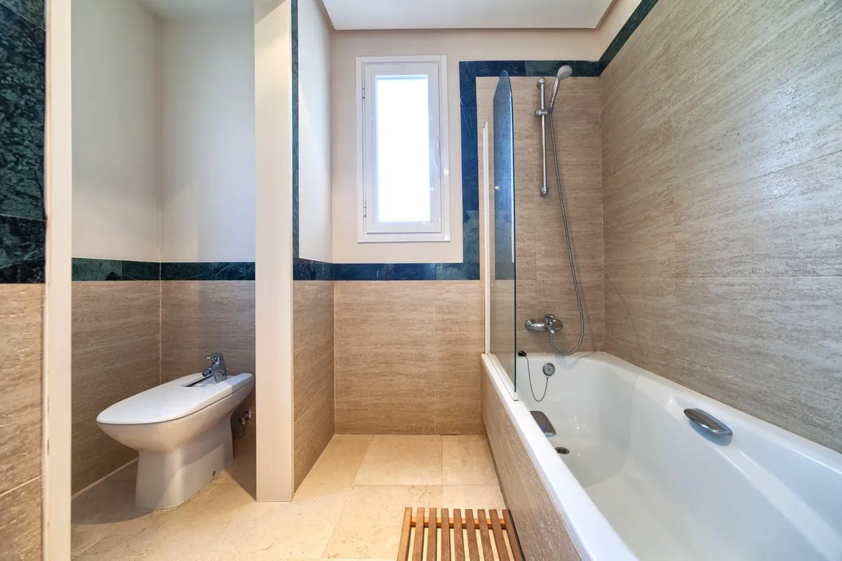 b8c3c965-2561-4cb0-8547-b0b347f98be3