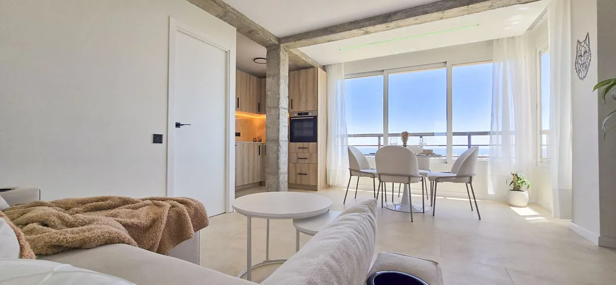 6fc06589-3d46-45b8-87b4-a8962cb9fbe3