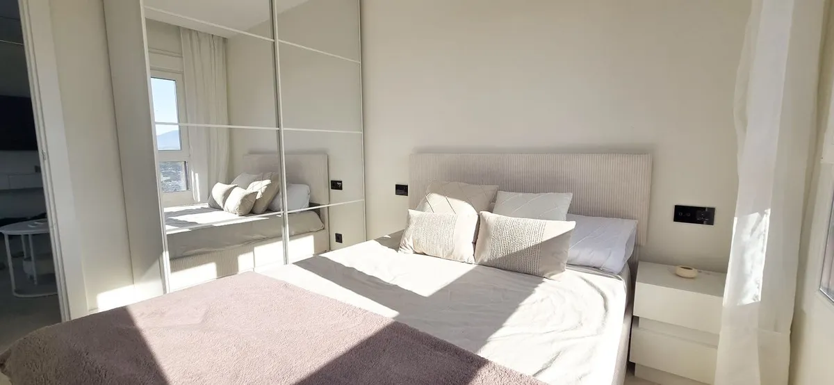 8805a115-9f22-4d25-9d18-62f5b4f94950