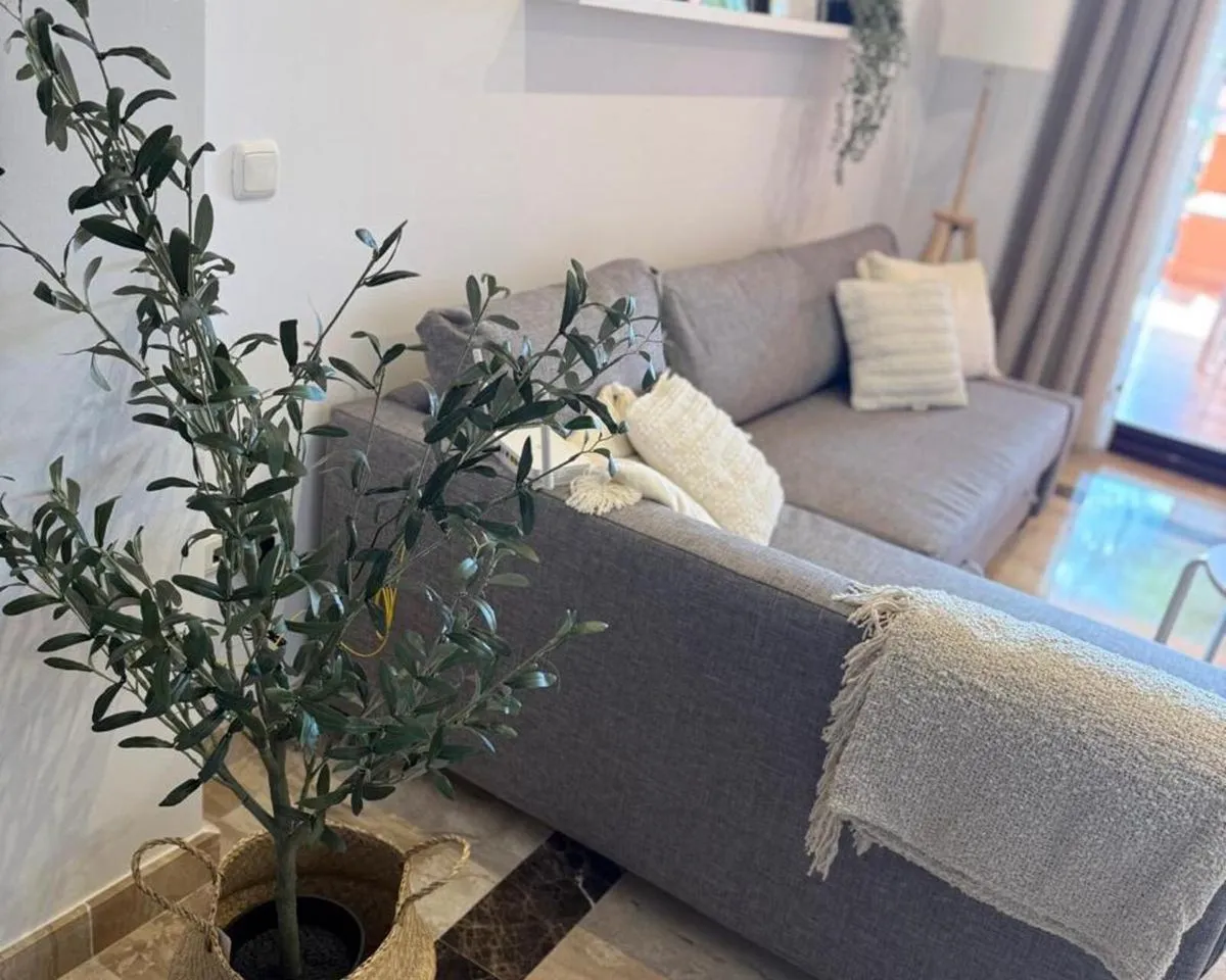 5a79cefe-b7d8-48e7-a25f-459b6a65868a