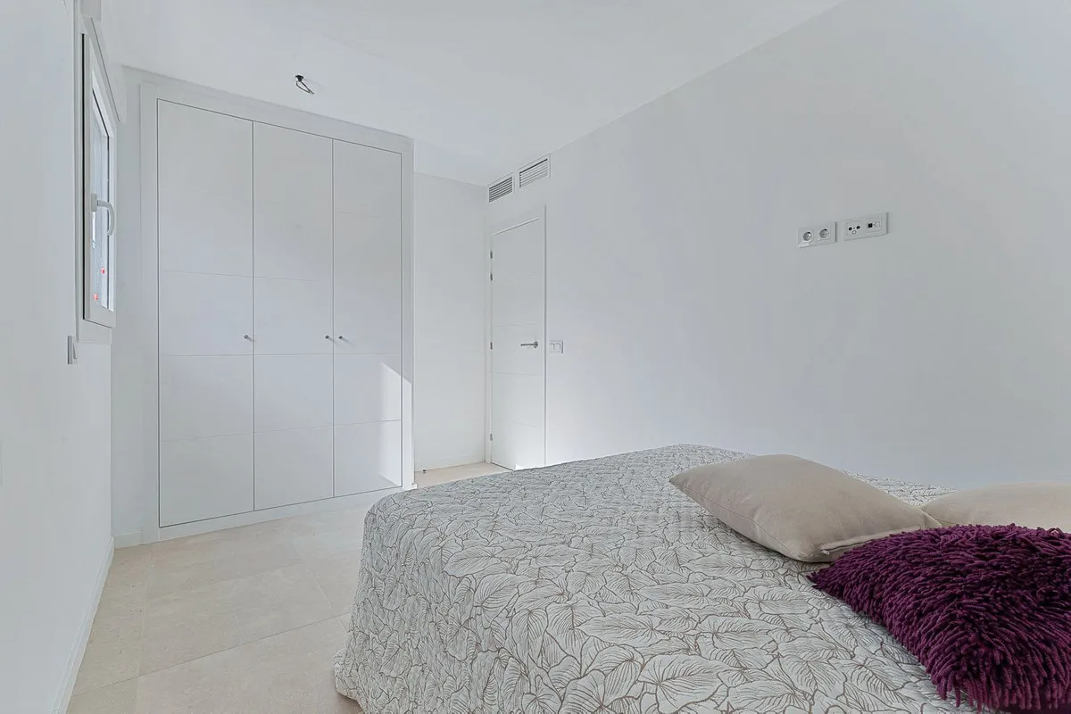 bf8c7ae9-3767-4172-9dff-c46b320f347a