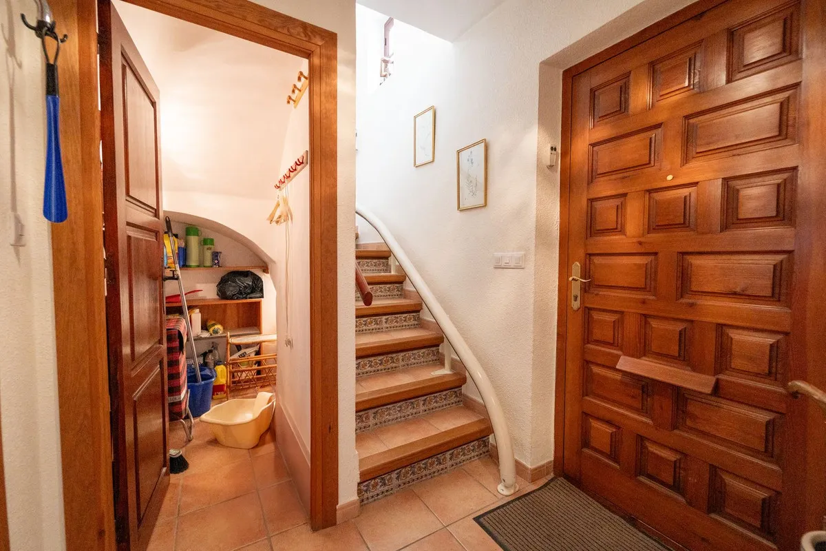 5c93dca0-d33b-404e-b847-be44b4b23fcf