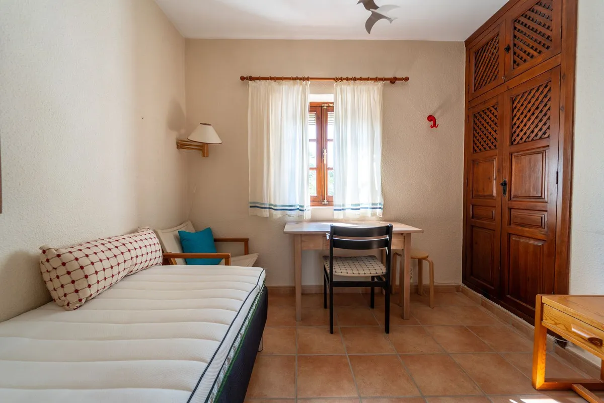 a2f63835-d973-4ae8-b7ff-7bd8f406e41b