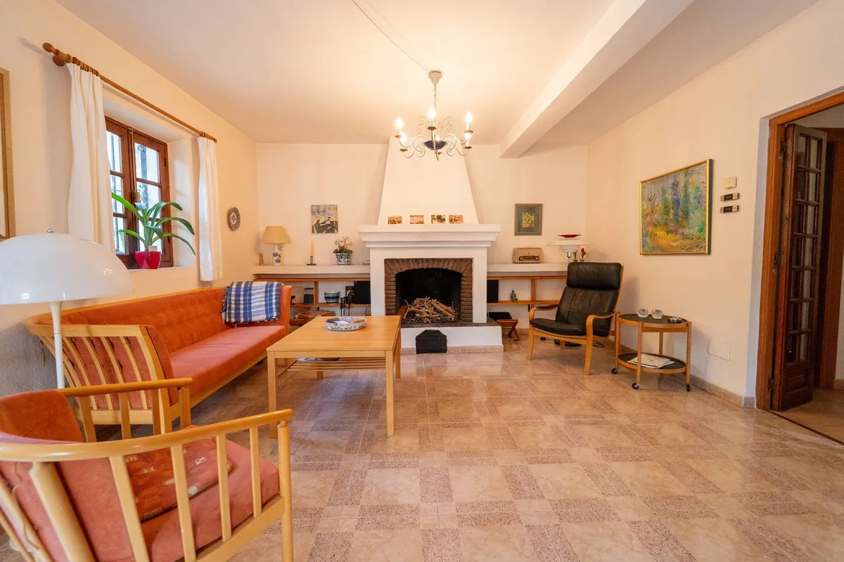 e7999081-4c86-4981-81f9-2456f9d8c59e