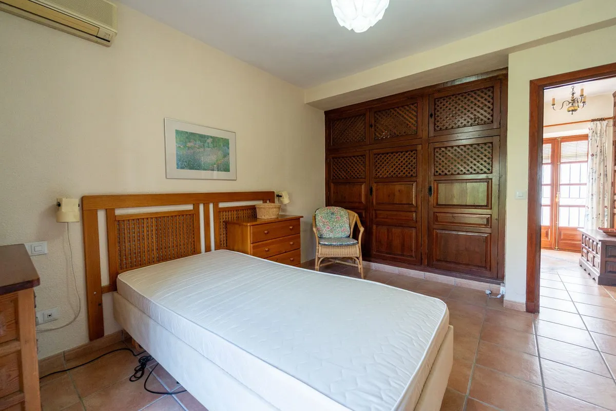 f08204ea-b1a9-4d6b-8efd-46fc202d52c6