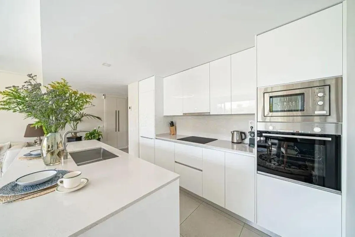 24ea0786-8eec-4827-a9c7-872d2573459e