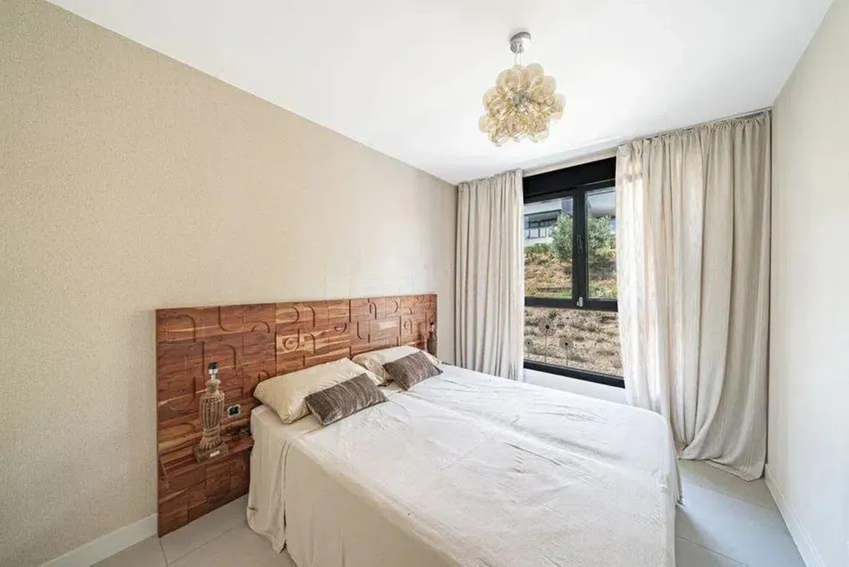 3adce806-fb4e-4686-a7f4-0aa379ffed42