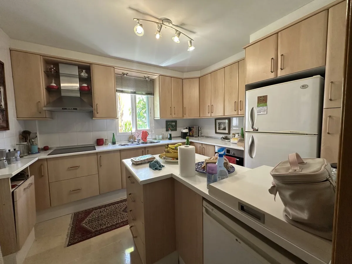 0ffc62b8-fe63-4611-8c66-fcc2d838bec7