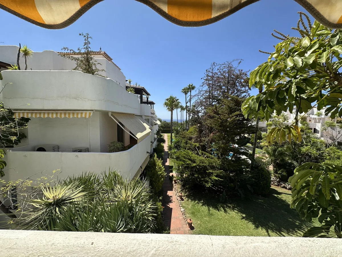 9dd09c0f-f52a-4c41-a25a-30c1452835a6