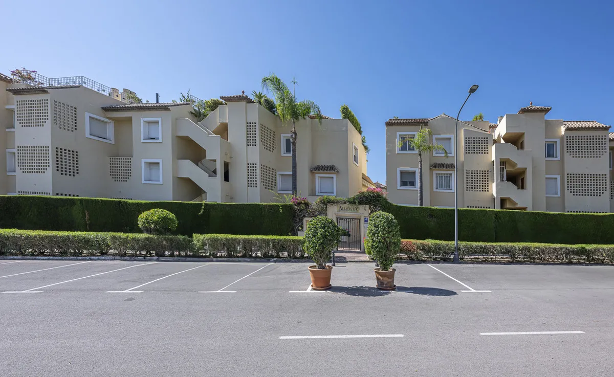 30595295-2073-48de-8bba-d84c2127f575