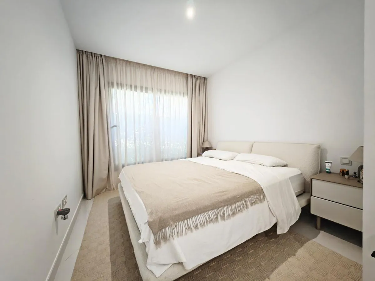 0b75509c-a6c7-444c-8fed-48a551aba037