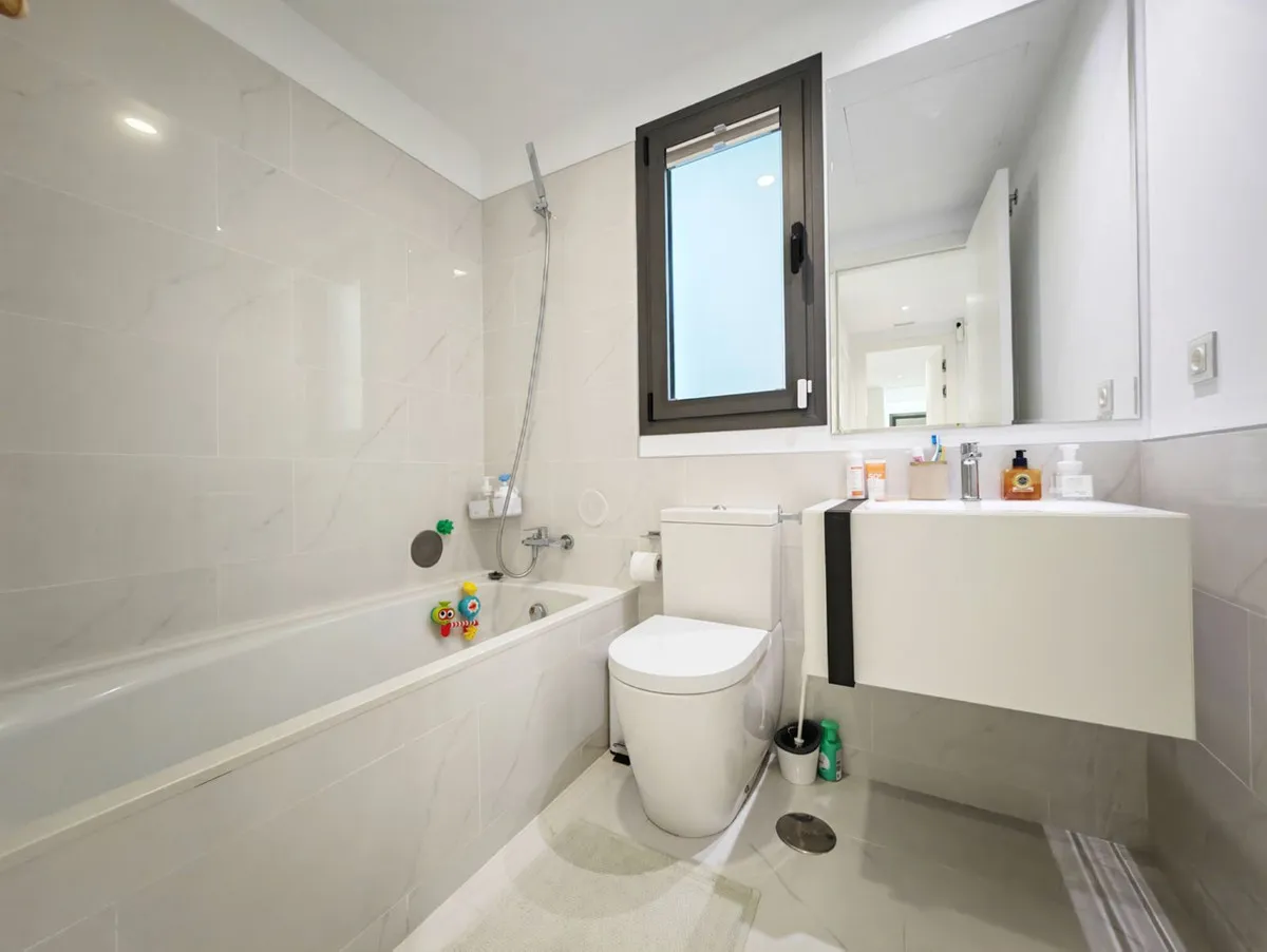 dae0d02a-95fb-4ebd-b860-39038fc6992e