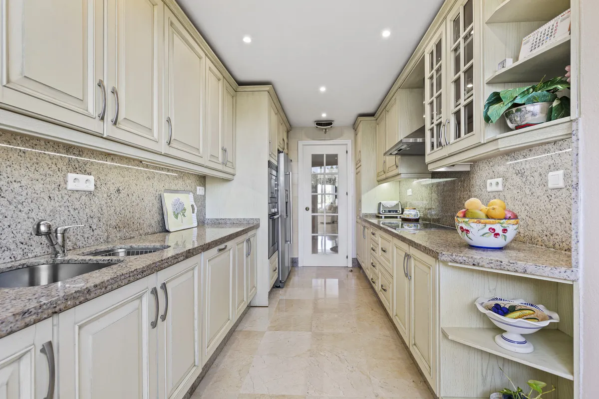 c8ea6b78-9a74-49bb-87a3-1ba3a097c996