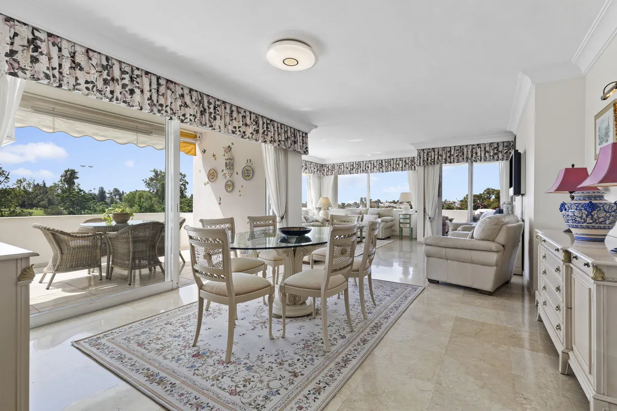 c9b48648-13fd-4c4d-879f-15c4039bc9e3