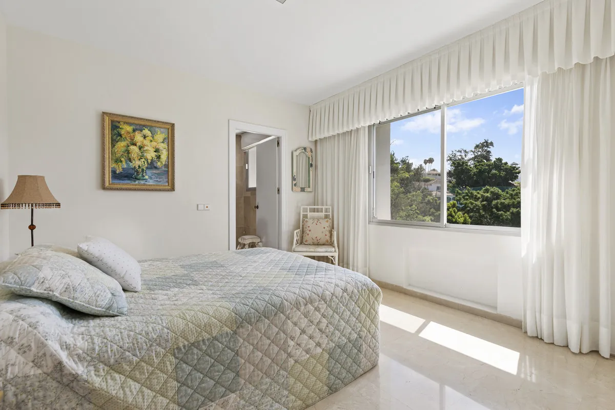 ea701fed-2c8d-4029-9372-4aace99fb7cb