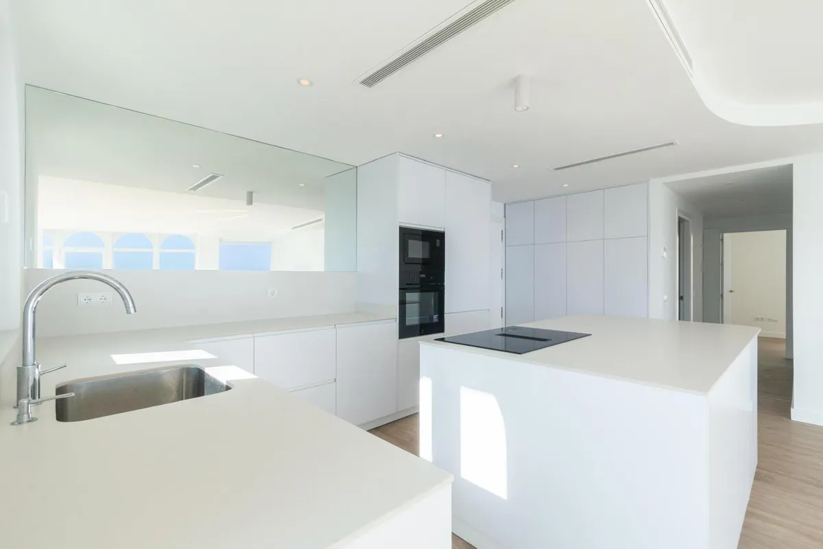 20cb9a6b-e94f-4524-9ef9-8e447cd497e8