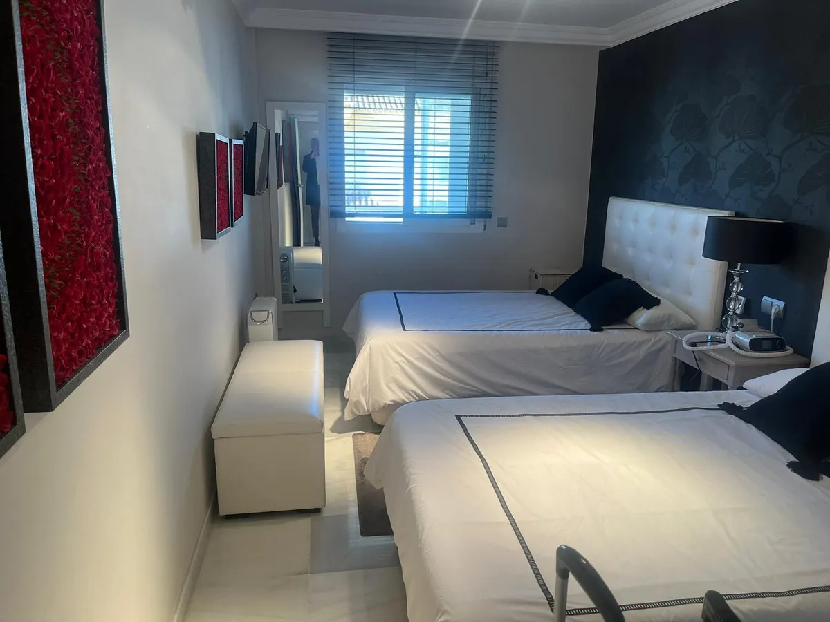 c8483383-eb57-47b8-9a78-8462ae441954