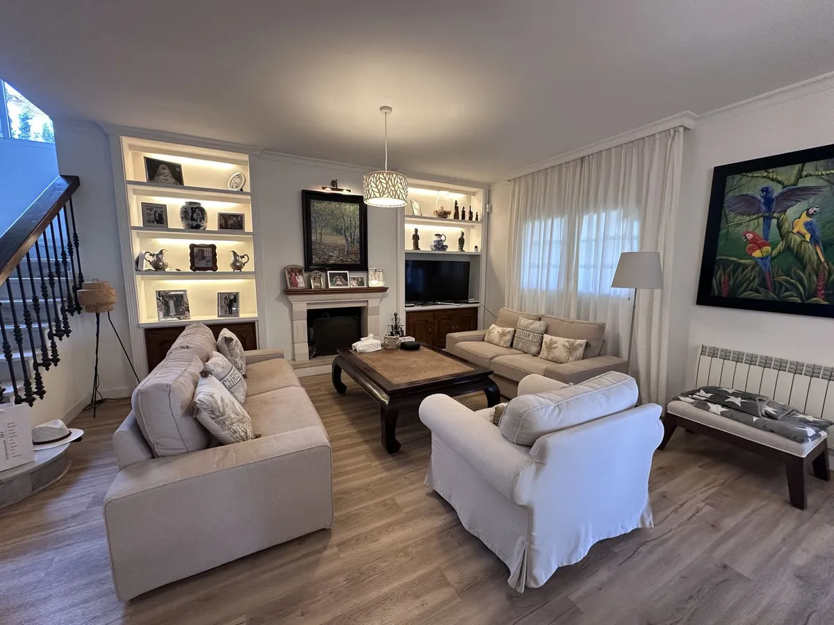 6d2c15d9-dcaf-4818-a498-23ae58b40e59