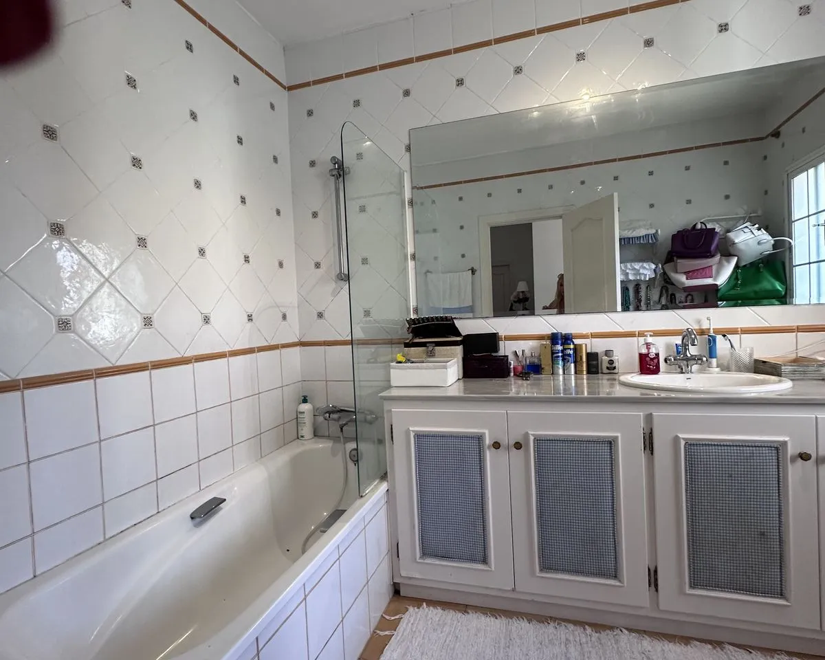 f218070c-a352-48a0-8a28-89fc17abe009