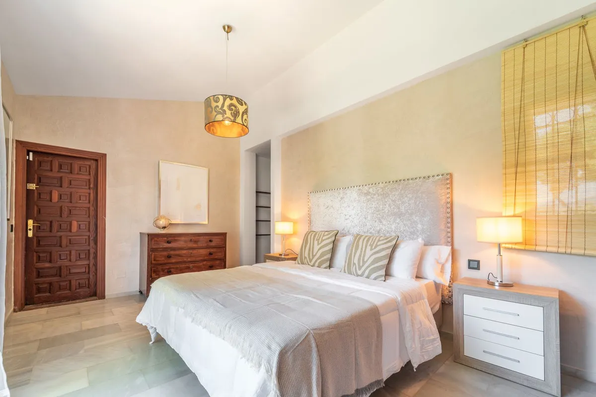 b21e4e69-80b9-44c7-8b25-749ac29756c4