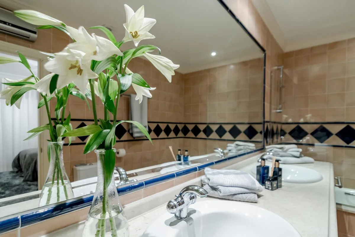 79aa8969-a392-4e66-8e34-30d1a3bb4ff0