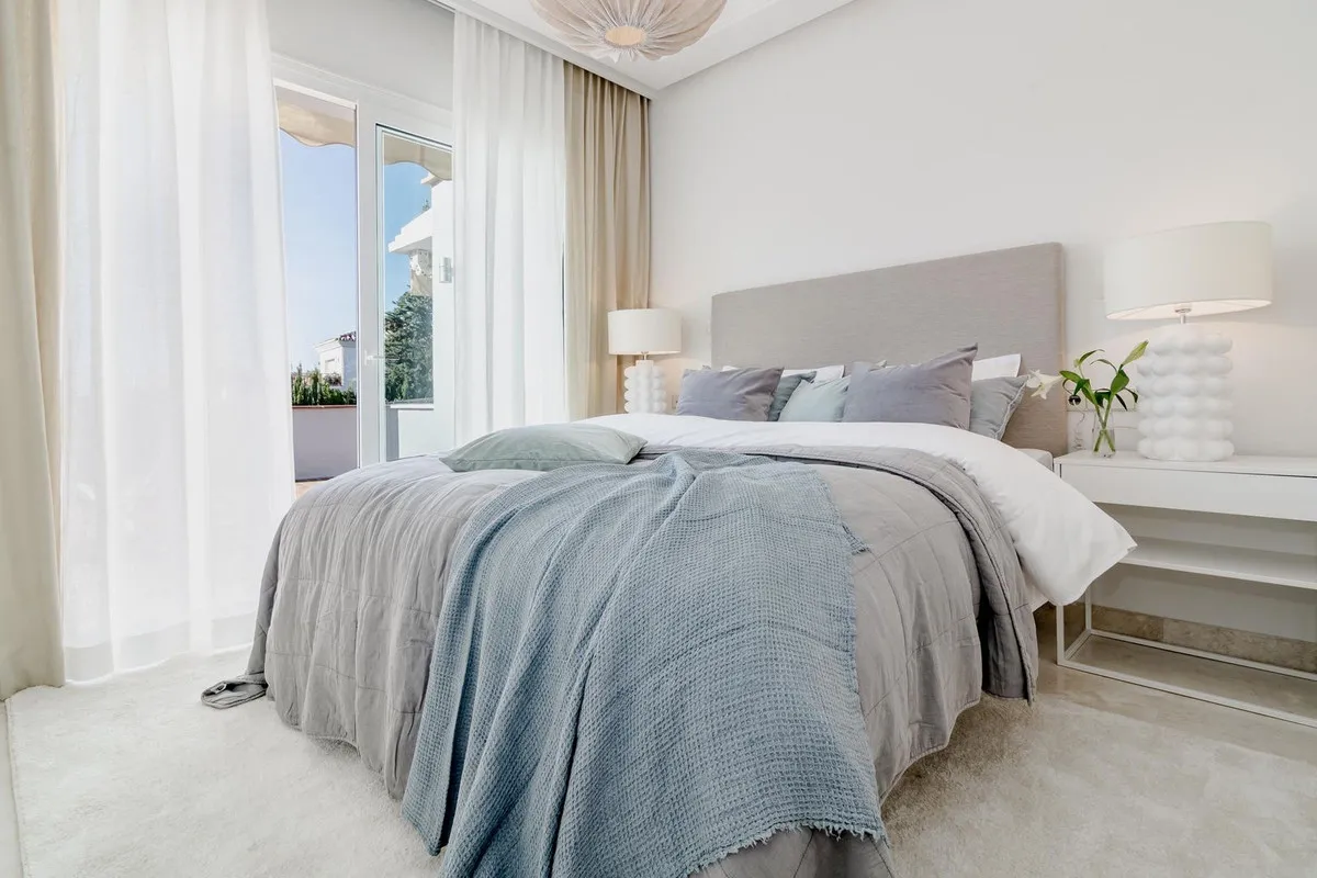 c586c2cc-0884-463a-9244-eb7172d0b17b