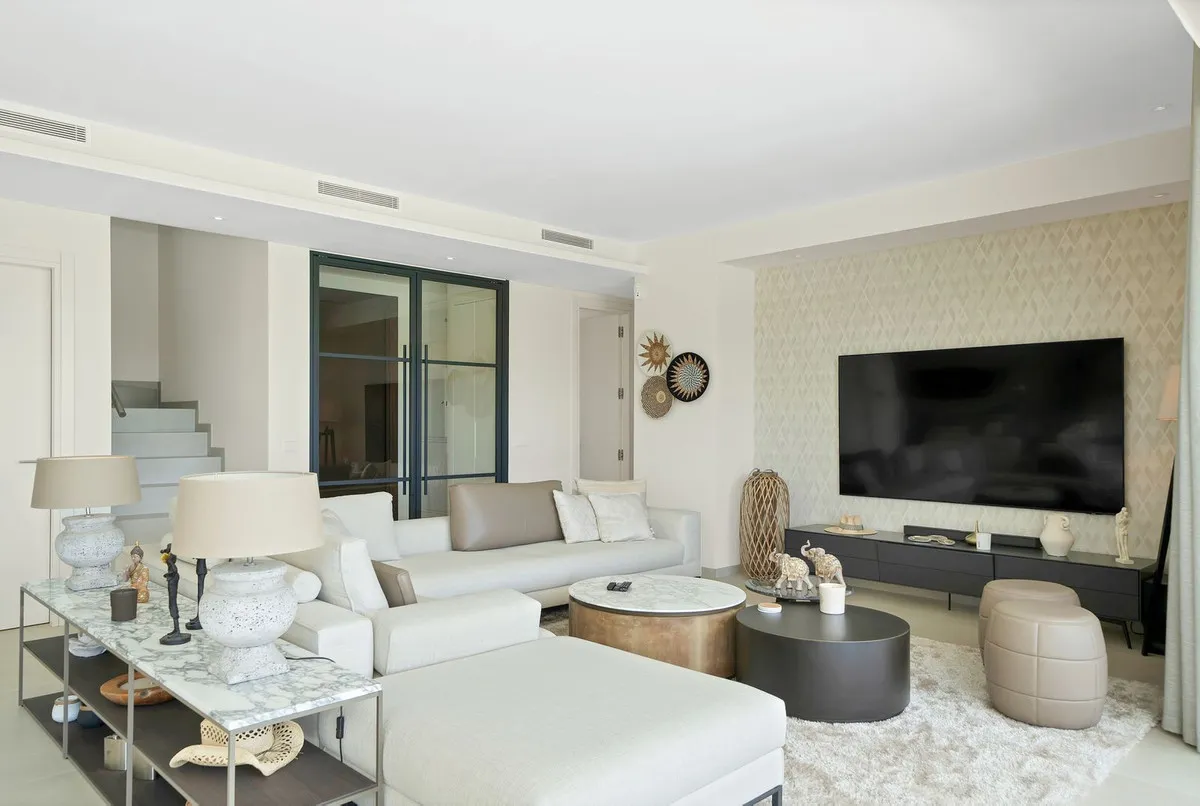 42d7db97-fe7a-4b58-abcb-a3f671479a7e