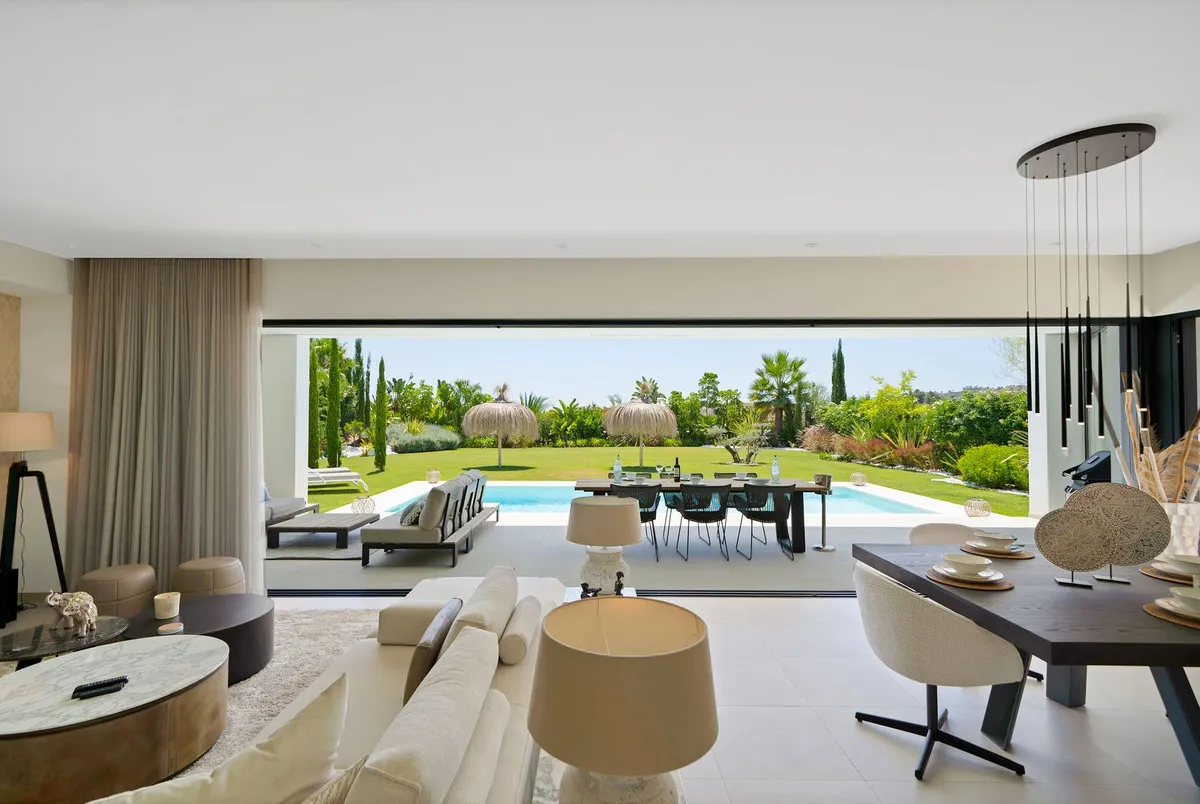 633998d8-ca2b-4cca-83ce-3a1a37258d41