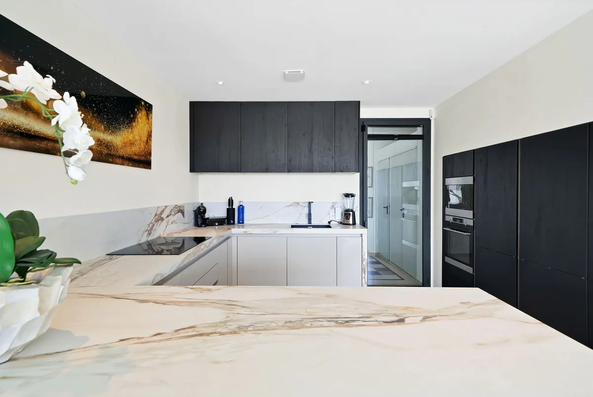 89b9cd33-37bf-48a9-bbb6-8264df1ef366