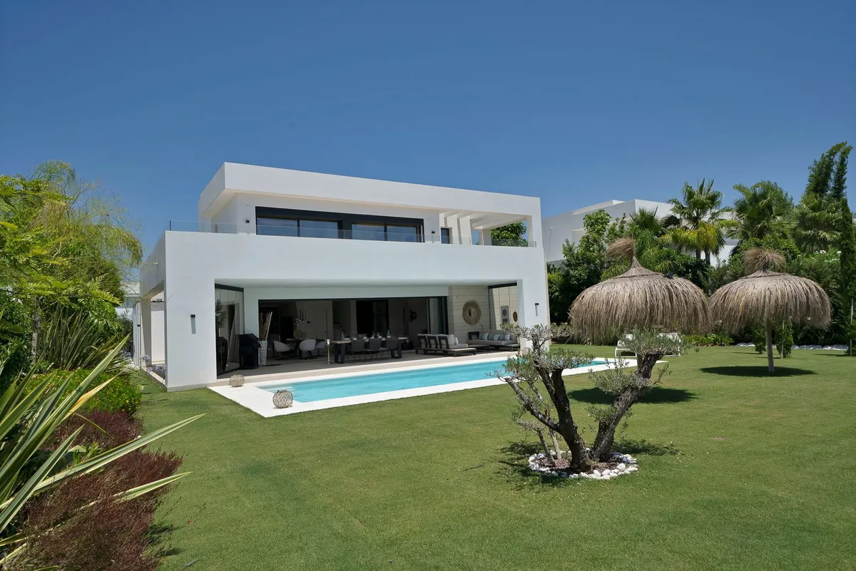 a7ff932e-2c6a-4254-8ee5-990ad95d6434