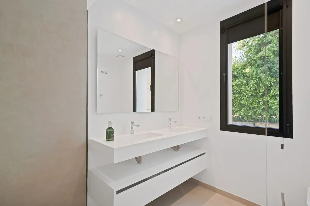 c234700c-fb94-433a-a575-1dcd466e533d