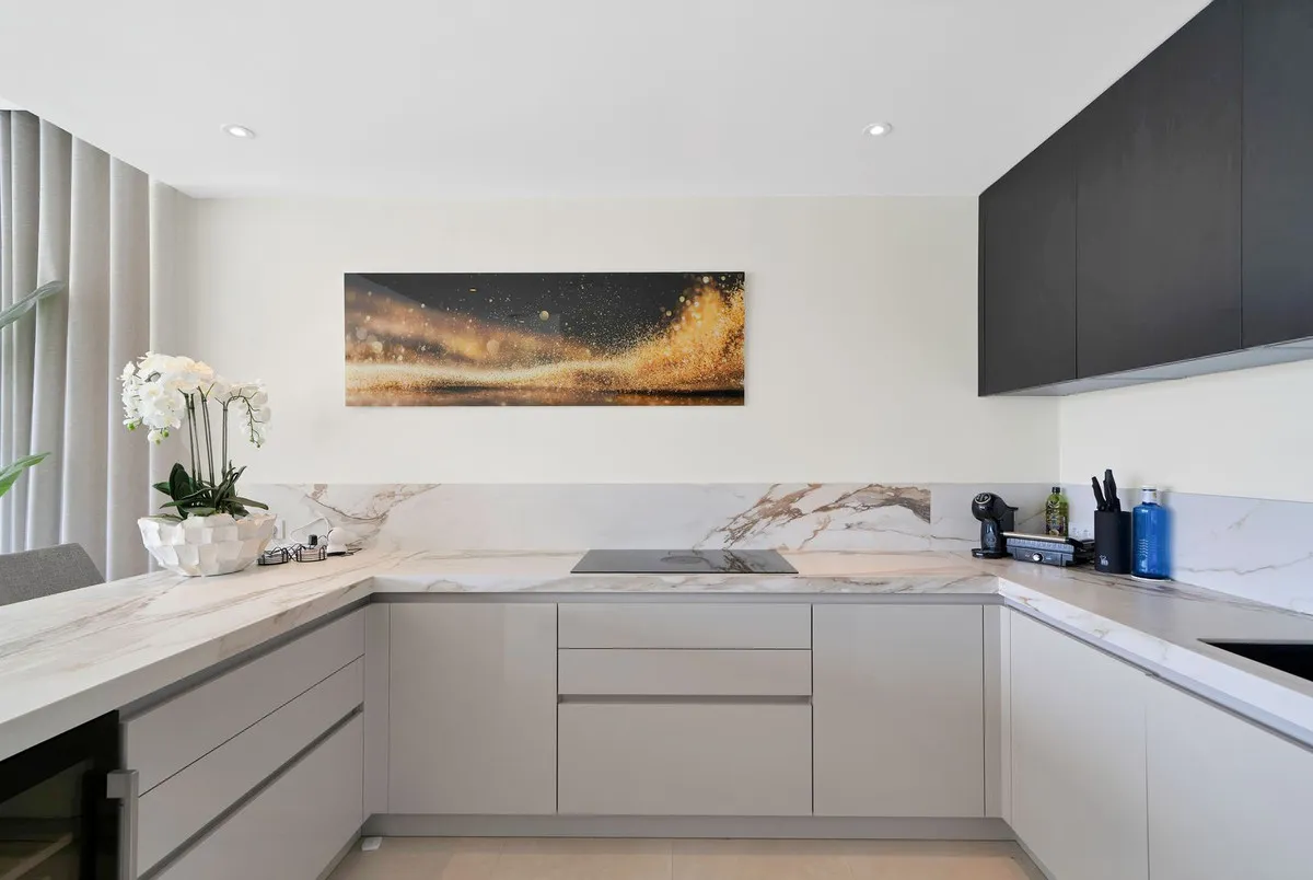 d49cf821-d2d8-4f40-a39d-30d0a0bfe168