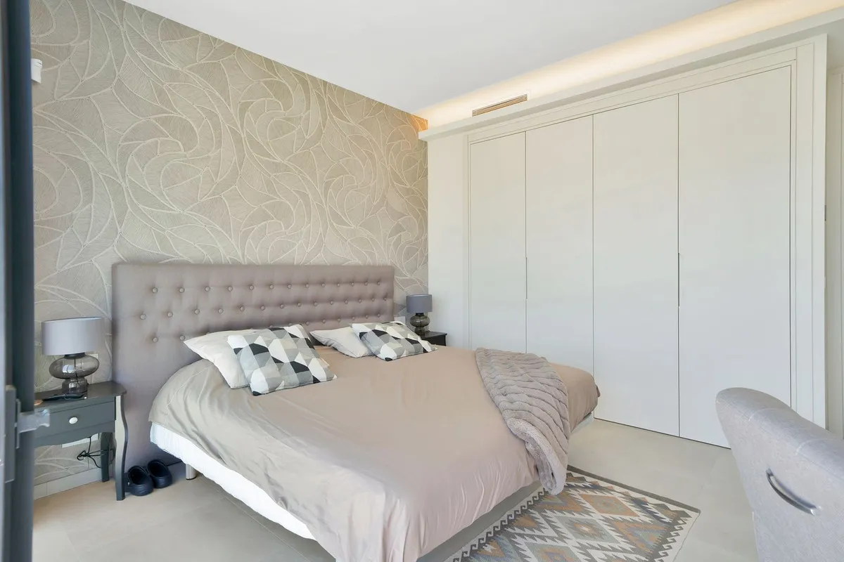 e565d3b0-bbe0-4563-9c8c-db93eda1dcc3