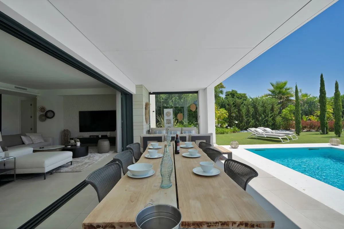 e5d6a5f3-05bd-4b98-9d92-f2be7e29983b